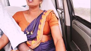 Indian maid car sex Telugu dirty talks and pissing.
