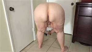 Dad0603 – Close up of best big fat ass white pawg milf masturbation, thick curvy bbw mature maid lady cleaning naked in no panties and flashing huge tits and playing with pussy, busty natural boobs giant booty woman, sexy ssbbw chubby plumper, xvideos