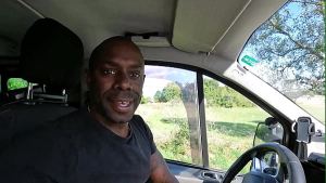 La joggeuse XXL Cock Car Sex Joss Lescaf