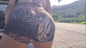 A Barganha: Era só uma passeio na praia de uber e o carro deu ruim, e arrumei um pau amigo para ajudar e. Paguei no motel a divida.