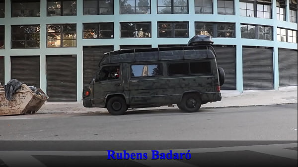 O negão arrombou a bucetinha da vovó no motor home nas ruas de São Paulo (VIDEO INÉDITO SEM CORTES)