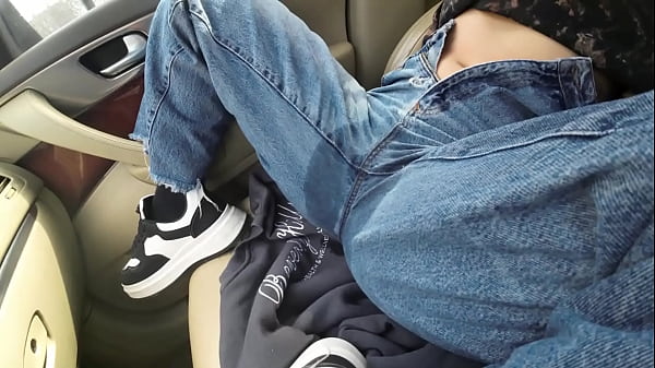 Real Desperate Jeans WETTING and SQUIRT in my Car