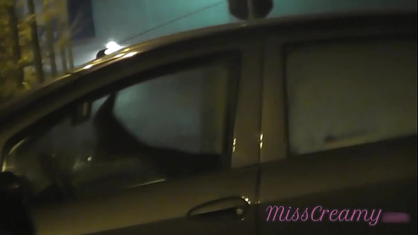 Sharing my slut wife with a stranger in car in front of voyeurs in a public parking lot – MissCreamy