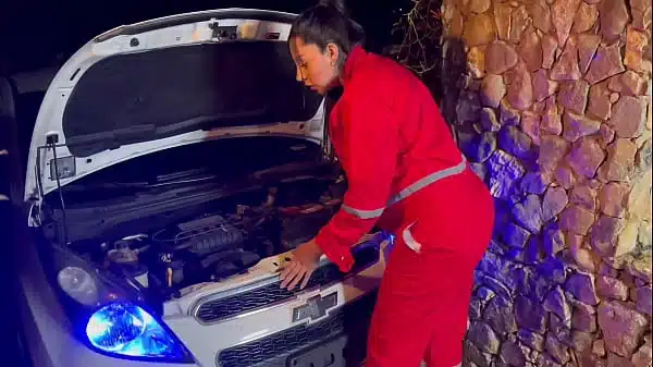 PREGNANT MECHANIC RECEIVES SAUSAGE IN EXCHANGE FOR HER PAYME – part 1