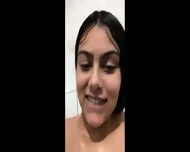 Casada exebicionista se masturbando