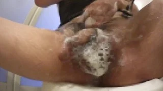 雑魚ちんこメンテナンス。ちんこが隠れてしまうので周りの藪を刈りました。いわゆる剃毛。