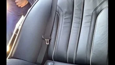 Elisteilor blowjob in the car