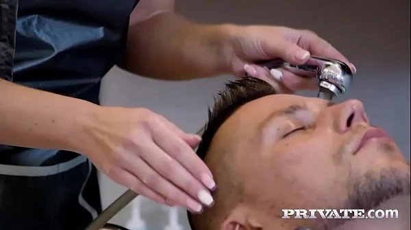 Novice hairdresser takes a huge cock in her pussy