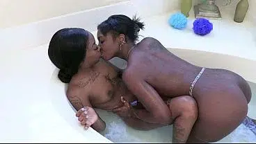 Lesbian Bath Playtime: Koko LaRue and Kadia Leigh