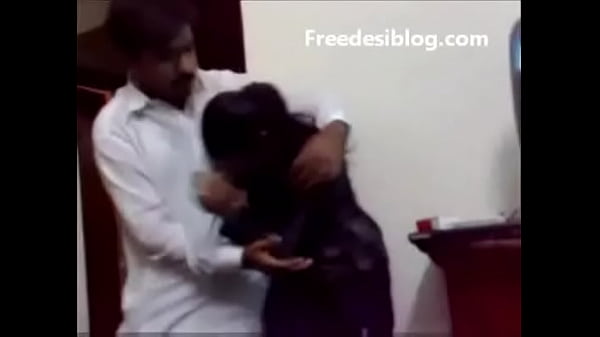 Pakistani Desi girl and boy enjoy in hostel room