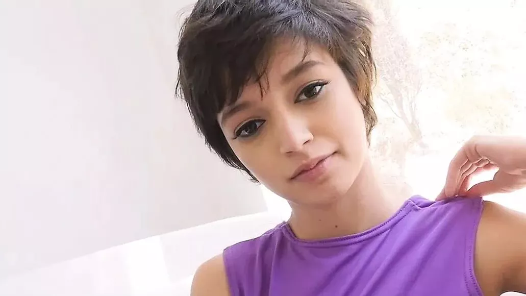 Sis Loves me – Straight Teen Stepsisters Having Girl On Girl Moment While Their Parents Aren’t Home