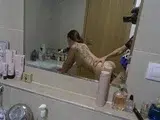 amateur cam babe destroys her ass
