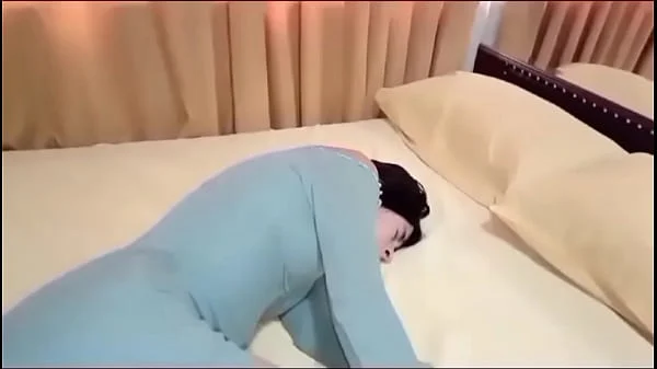 Candyboom debuta en anal con su primastro hasta que le duele y no puede ni sentarse
