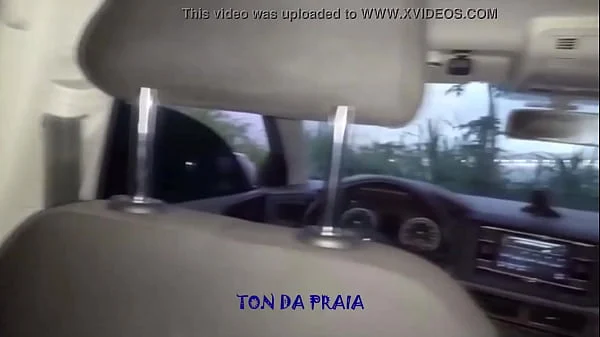 Depois da balada, convenci a loirinha a dar uma volta até um point da cidade de São Vicente… não resistiu, caiu de boca… e nem ligou para os carros estacionados ao lado