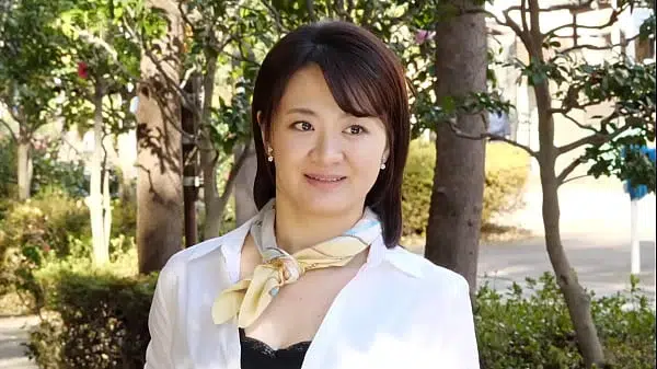 「良い浮気相手なんてそうそういないですよ。」有名デパートで婦人服売場のマネージャーだという橋木このえさん37歳。結婚10年目。会社員の旦那様と二人の息子さんの四人家族。「華やかな職業だと思われがちですが、今年は特に売上が厳しいですしお客様も高飛車な方が多くて…。」旦那様との関係は良好だが仕事のストレスが性欲に跳ね返ってしまうこのえさんは欲求不満に。