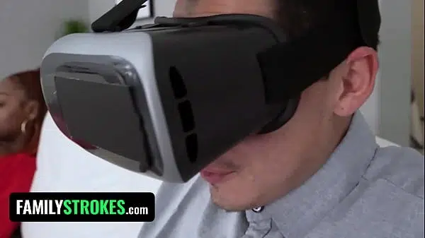 Juan Is So Obsessed With His New VR Headset That He Doesn’t Even Pay Attention To His Hot Girlfriend