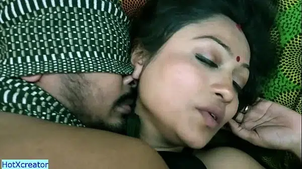 Lucky thief found beautiful bhabhi at bed! What next? Jobordosti sex with dirty audio