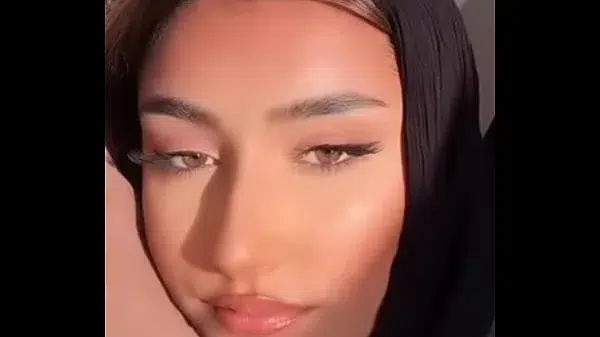Pakistani girl Face