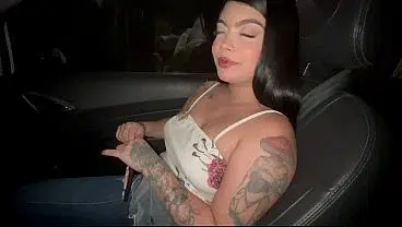 She seduces the Uber driver and ends up sucking and fucking him inside the car until he cum inside pussy. 18 years old- creampie- amateur- pov- mexican