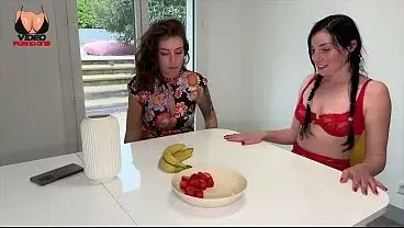 J’avoue à ma meilleure copine que j’ai une envie de lui bouffer la chatte car j’aime les femmes…